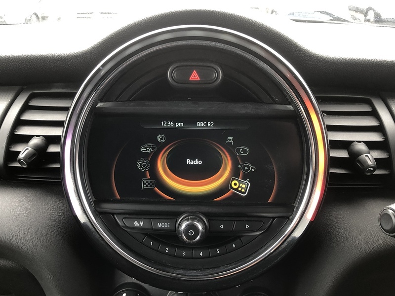 MINI Hatch Cooper D - U2118
