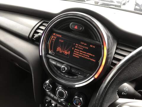 MINI Hatch Cooper D - U2118