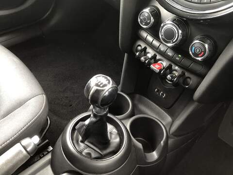 MINI Hatch Cooper D - U2118