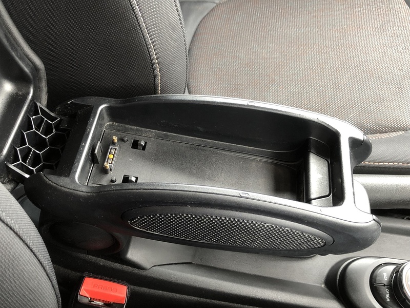 MINI Hatch Cooper D - U2118