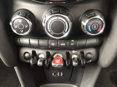MINI Hatch Cooper D - U2118