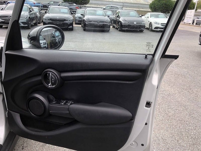 MINI Hatch Cooper D - U2118