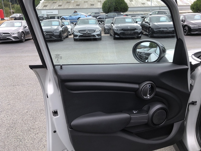 MINI Hatch Cooper D - U2118