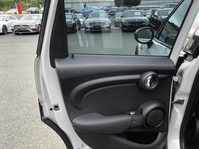 MINI Hatch Cooper D - U2118