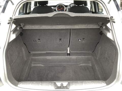 MINI Hatch Cooper D - U2118