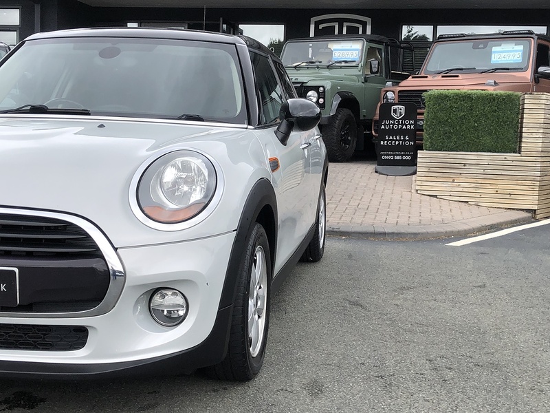 MINI Hatch Cooper D - U2118