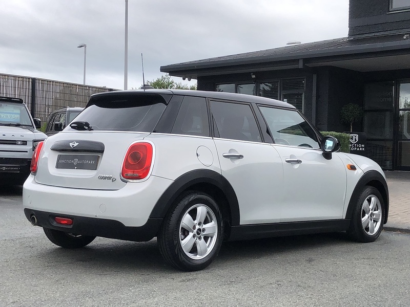 MINI Hatch Cooper D - U2118