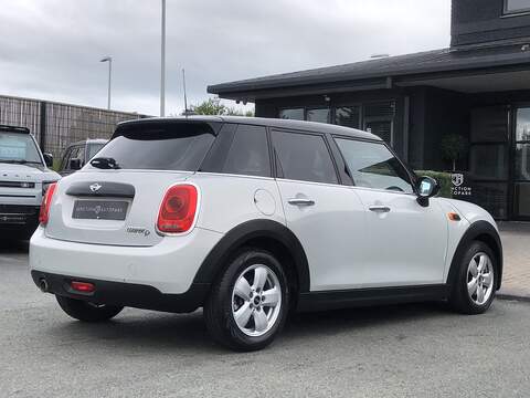 MINI Hatch Cooper D - U2118