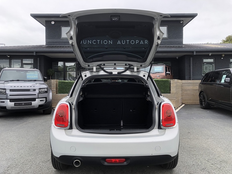 MINI Hatch Cooper D - U2118