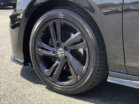 Volkswagen Golf TSI R-Line - U2121