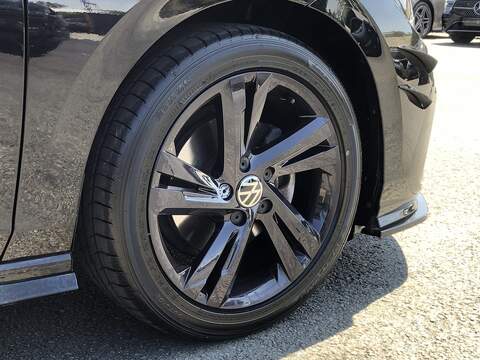 Volkswagen Golf TSI R-Line - U2121