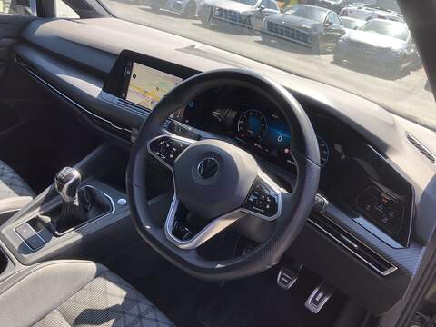 Volkswagen Golf TSI R-Line - U2121