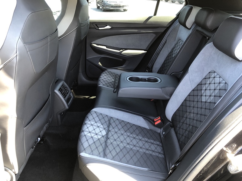 Volkswagen Golf TSI R-Line - U2121