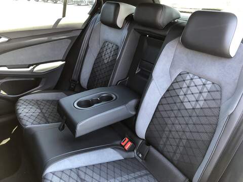 Volkswagen Golf TSI R-Line - U2121