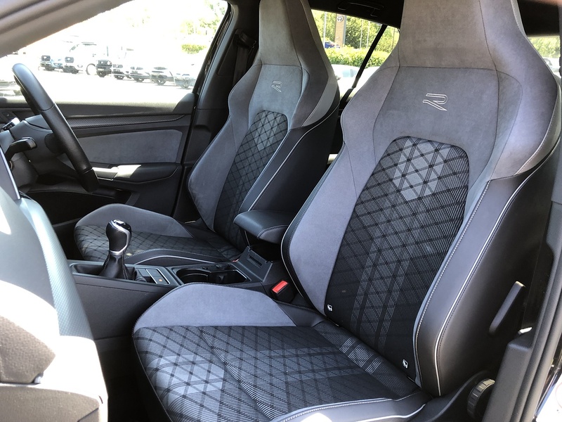 Volkswagen Golf TSI R-Line - U2121