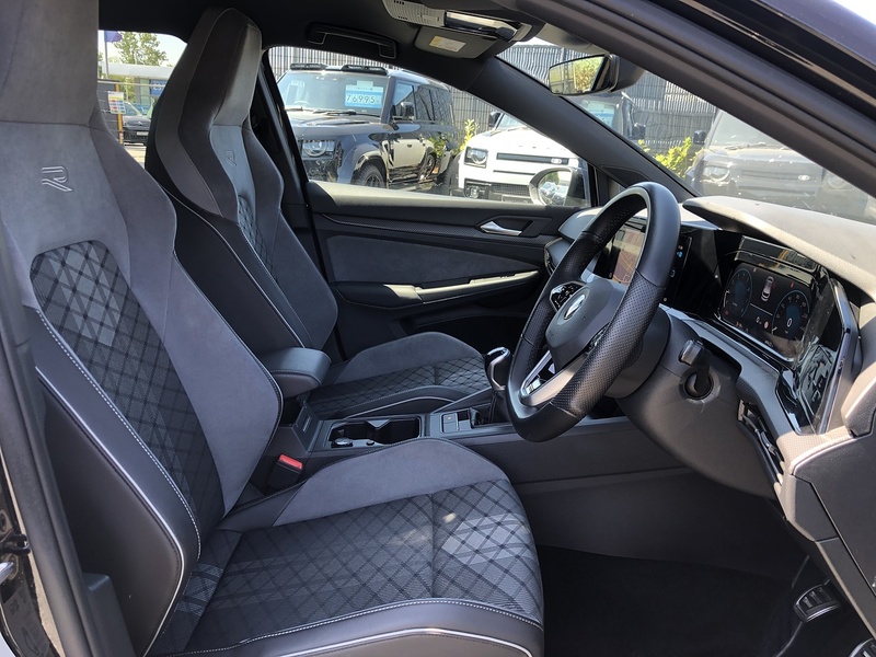 Volkswagen Golf TSI R-Line - U2121