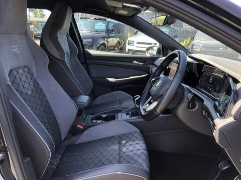 Volkswagen Golf TSI R-Line - U2121