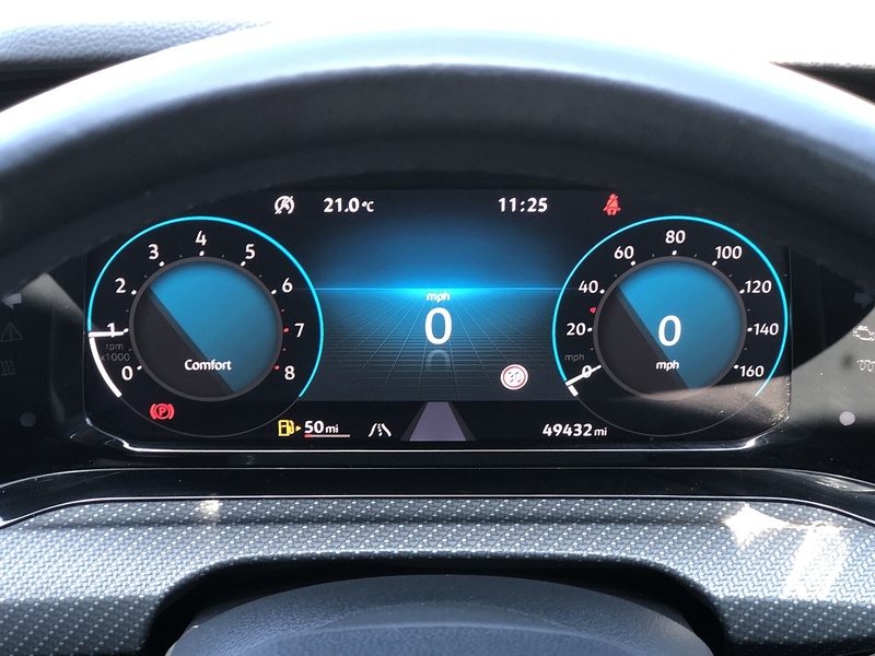 Volkswagen Golf TSI R-Line - U2121
