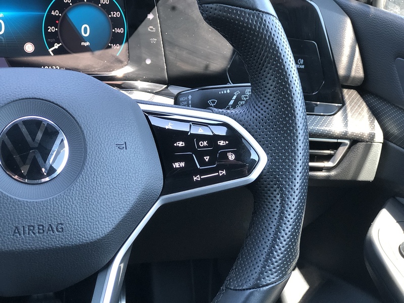 Volkswagen Golf TSI R-Line - U2121
