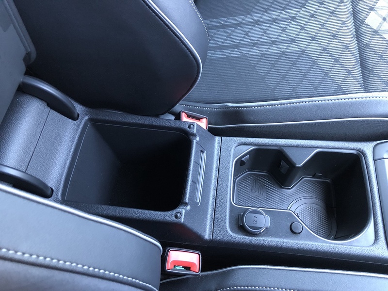 Volkswagen Golf TSI R-Line - U2121