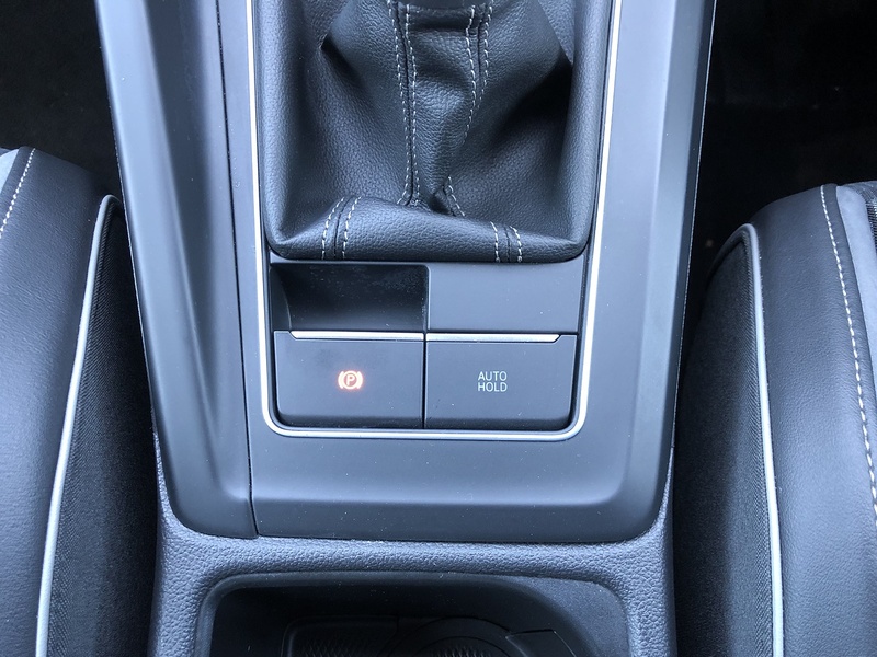 Volkswagen Golf TSI R-Line - U2121
