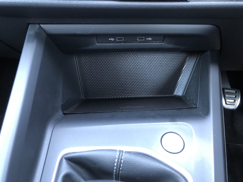 Volkswagen Golf TSI R-Line - U2121