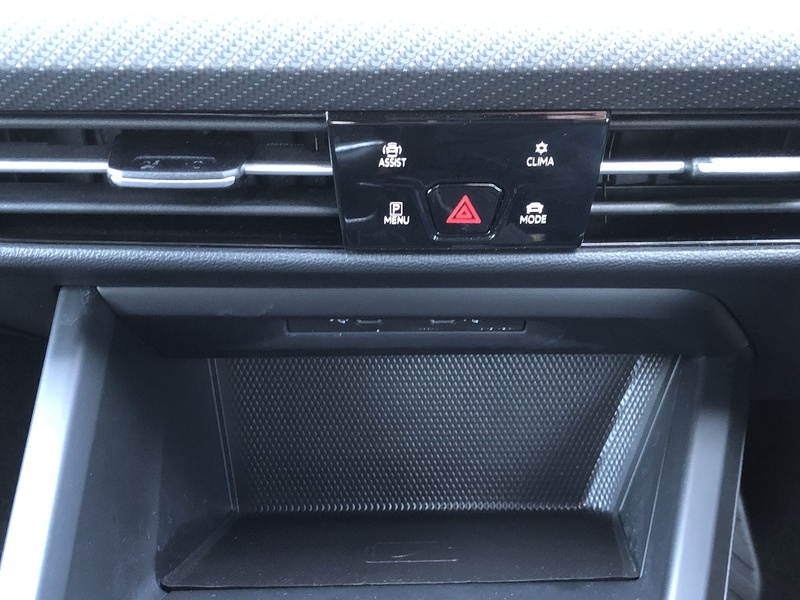 Volkswagen Golf TSI R-Line - U2121