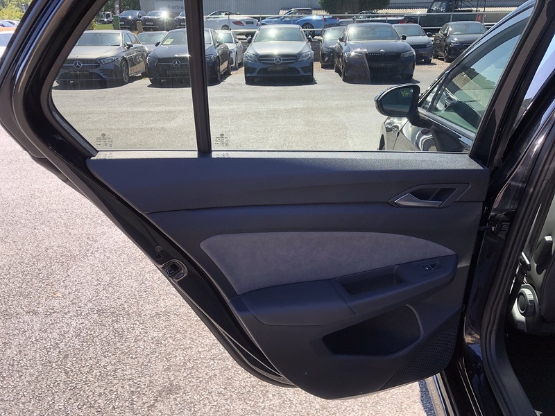 Volkswagen Golf TSI R-Line - U2121