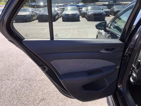 Volkswagen Golf TSI R-Line - U2121