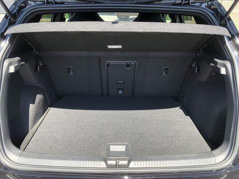 Volkswagen Golf TSI R-Line - U2121