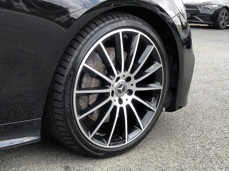 Mercedes-Benz E Class E300 AMG Line - U2131