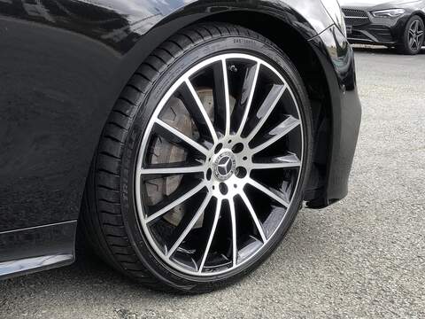 Mercedes-Benz E Class E300 AMG Line - U2131