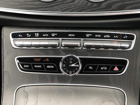Mercedes-Benz E Class E300 AMG Line - U2131