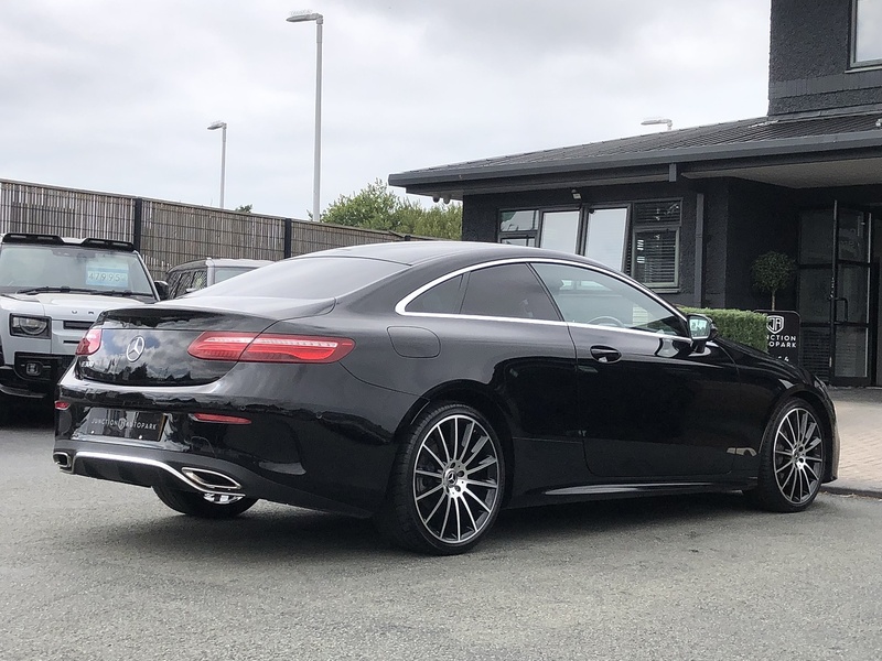 Mercedes-Benz E Class E300 AMG Line - U2131