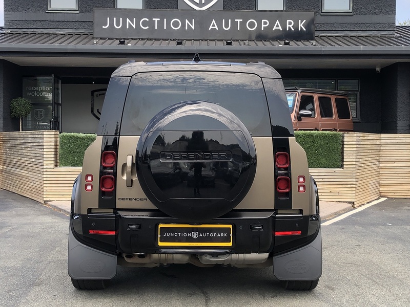 Land Rover Defender 110 D300 MHEV X-Dynamic HSE - U2132