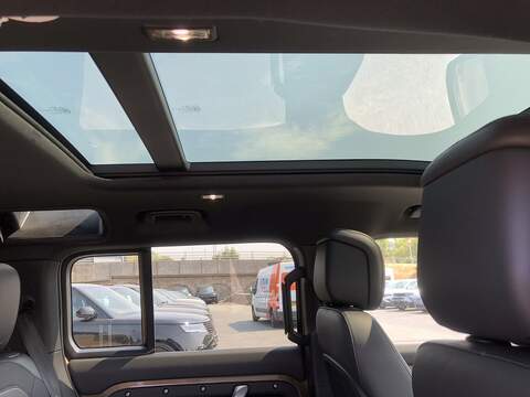 Land Rover Defender 110 D300 MHEV X-Dynamic HSE - U2132