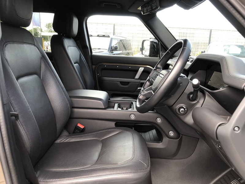 Land Rover Defender 110 D300 MHEV X-Dynamic HSE - U2132