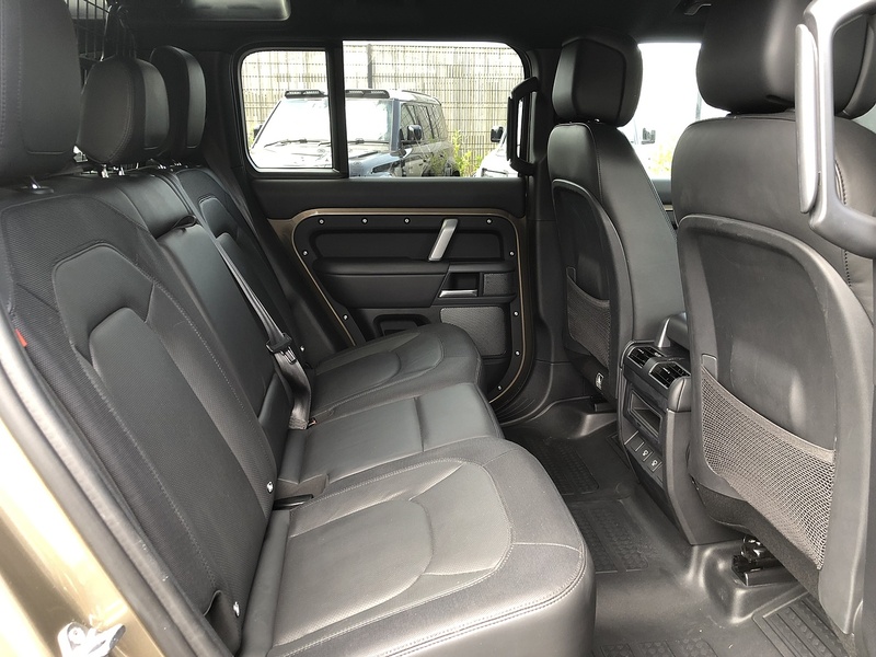 Land Rover Defender 110 D300 MHEV X-Dynamic HSE - U2132