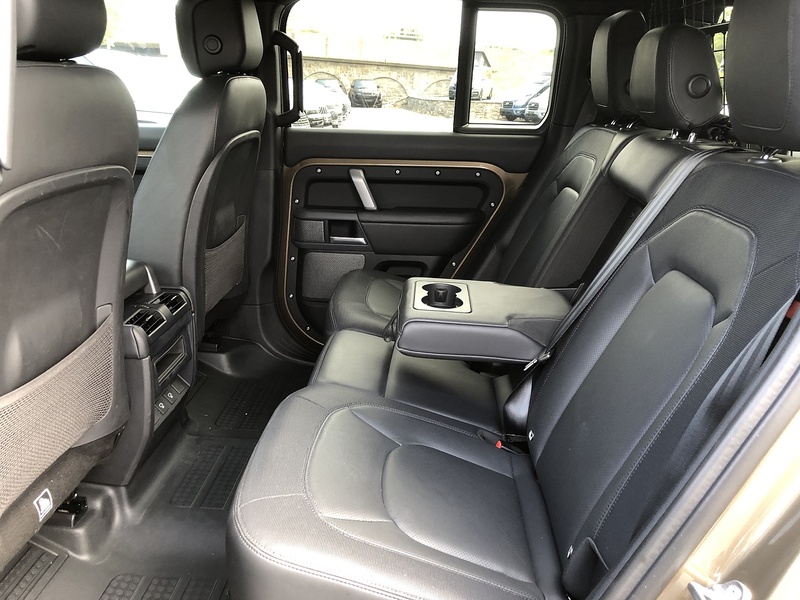 Land Rover Defender 110 D300 MHEV X-Dynamic HSE - U2132