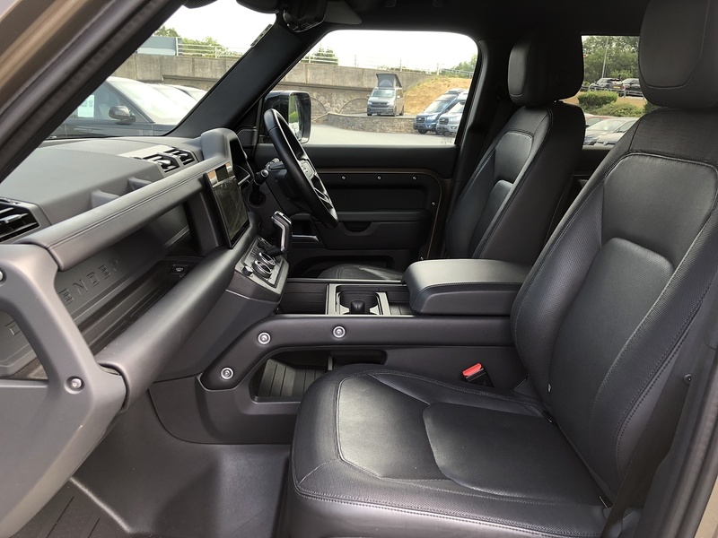 Land Rover Defender 110 D300 MHEV X-Dynamic HSE - U2132