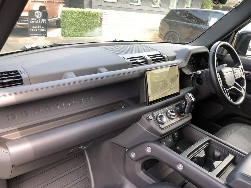Land Rover Defender 110 D300 MHEV X-Dynamic HSE - U2132