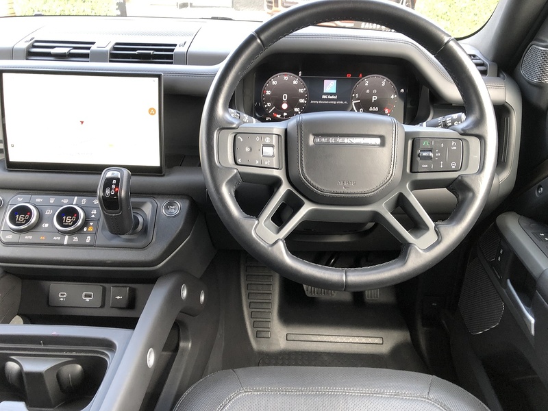 Land Rover Defender 110 D300 MHEV X-Dynamic HSE - U2132