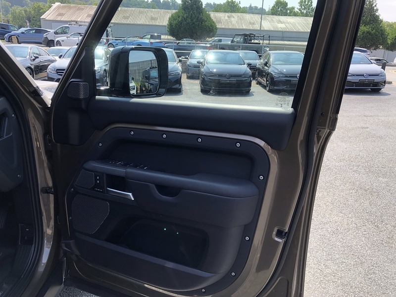 Land Rover Defender 110 D300 MHEV X-Dynamic HSE - U2132