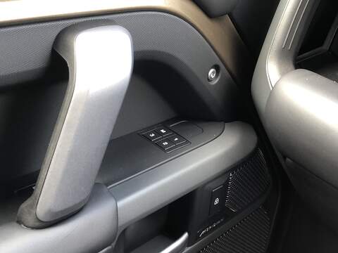 Land Rover Defender 110 D300 MHEV X-Dynamic HSE - U2132