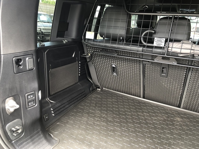 Land Rover Defender 110 D300 MHEV X-Dynamic HSE - U2132