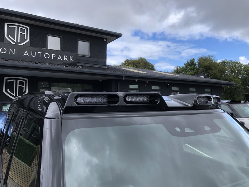 Land Rover Defender 110 D250 MHEV - U2163