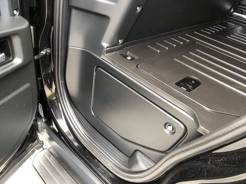 Land Rover Defender 110 D250 MHEV - U2163