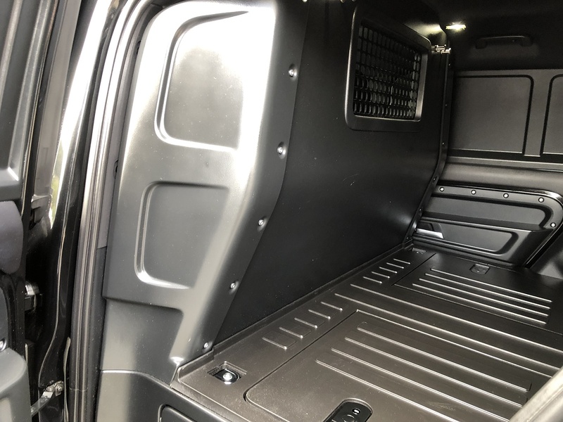 Land Rover Defender 110 D250 MHEV - U2163