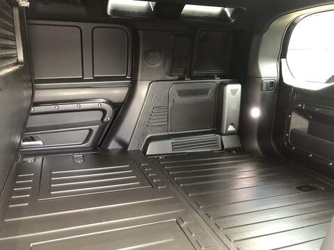 Land Rover Defender 110 D250 MHEV - U2163