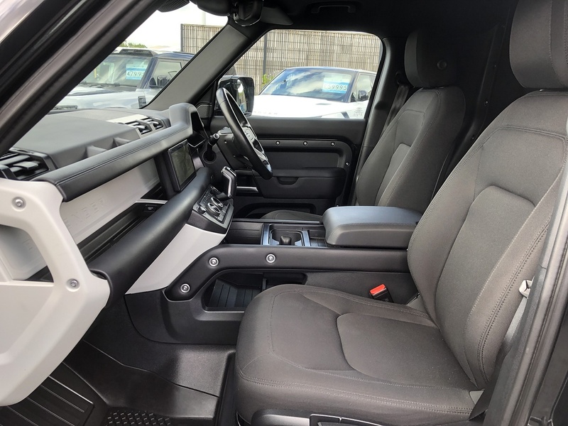 Land Rover Defender 110 D250 MHEV - U2163